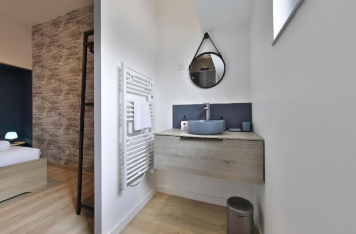 La Peniche De Fabrice Avec Jacuzzi Privatif Daire Strazburg Oda fotoğraf
