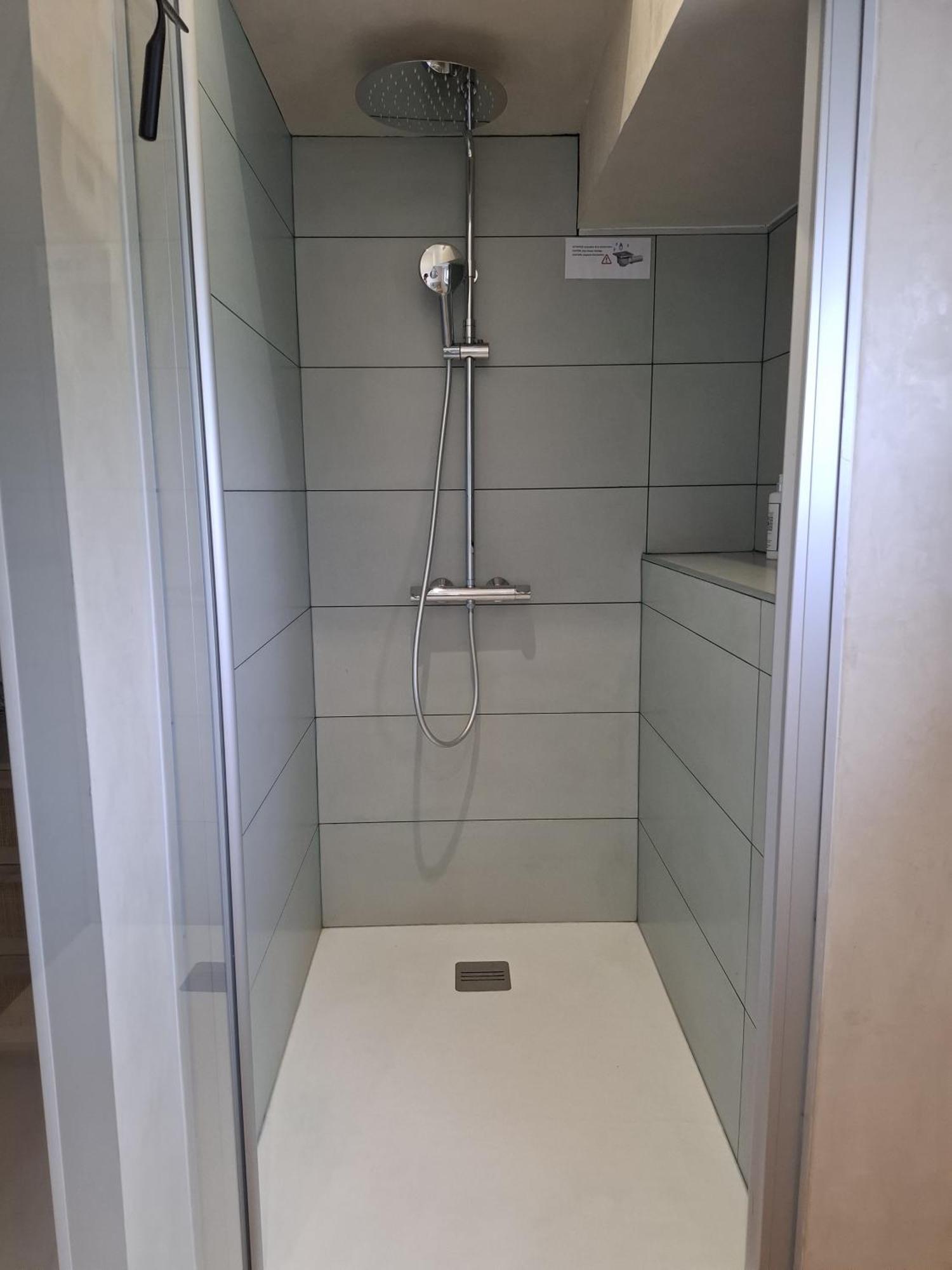 La Peniche De Fabrice Avec Jacuzzi Privatif Daire Strazburg Oda fotoğraf